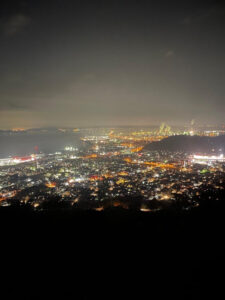 宇多津町にある青ノ山山頂展望台から見た夜景の画像