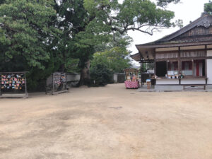 東かがわ市観光スポット③　白鳥神社の広場