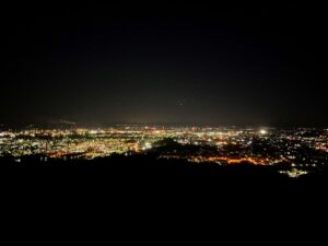 倉敷市 おすすめポイント４ 鷲羽山スカイライン水島展望台から見える工場夜景の画像です。