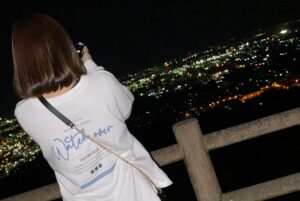 倉敷市 おすすめポイント４ 鷲羽山スカイライン水島展望台から見える工場夜景の画像です。