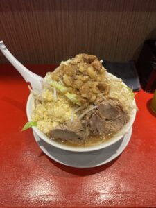 【香川のラーメン】　ラーメン豚を喰らえっ‼　マシマシラーメン