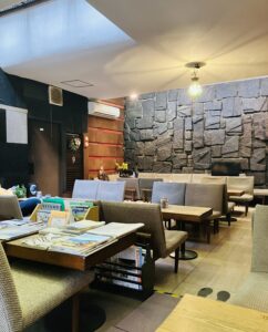 【高松レトロカフェ②『城の眼』】内装